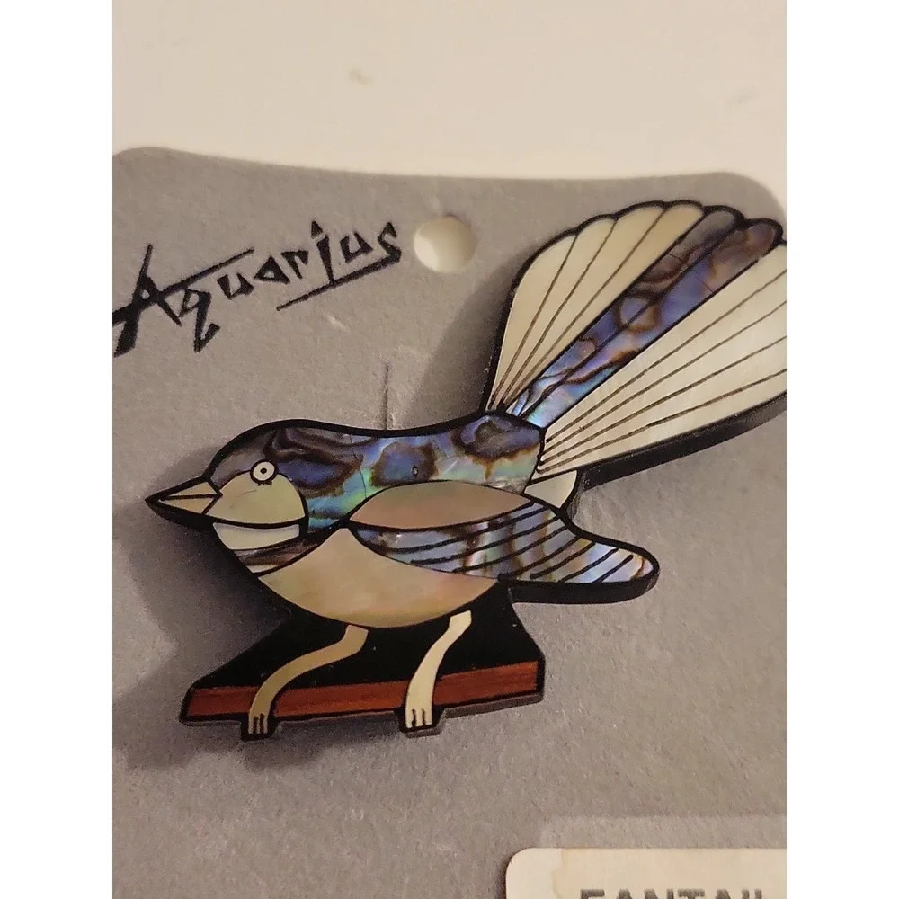 Vtg New Zealand Paua Shell & Abalone Fantail Bird Brooch